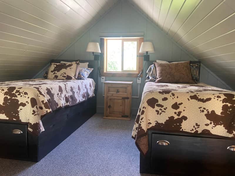 Cabin 11 Twin Beds Loft Skywater Cabins